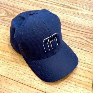 Travis Mathew B-Bahamas Fitted Hat